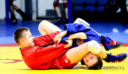 FIAS вернула российским самбистам право выступать на турнирах под флагом страны