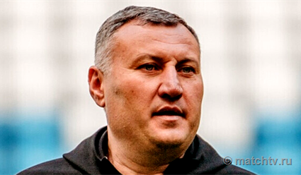 Главный тренер "Акрона" Заур Тедеев заявил, что ужесточение лимита на легионеров негативно влияет на развитие футбола